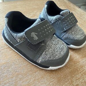 See Kai Run Size 5 toddler boy Gray Shoes with Velcro Strap